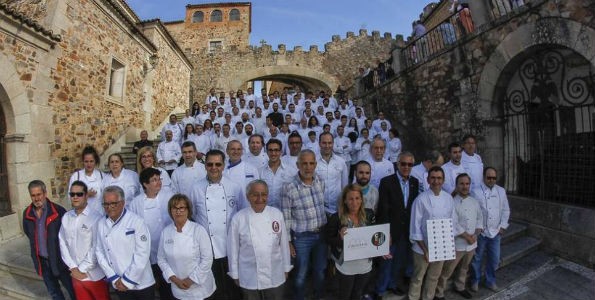 Doce chefs extremeños preparan la cena de los Premios de la OMT