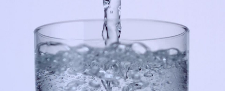 Beneficios del agua con gas
