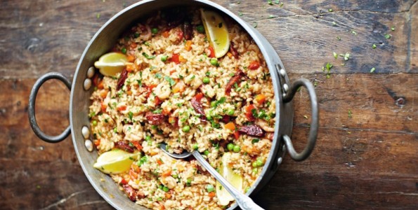 ¿Chorizo en la paella? El chef Jamie Oliver la lía