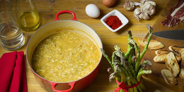 Sopa de espárragos verdes