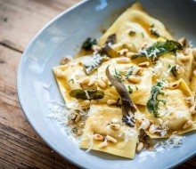 Raviolis con piñones y nueces