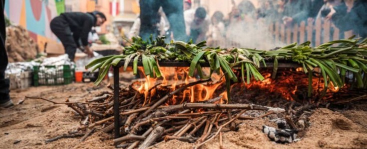Calçots y Romesco: La pareja perfecta de la gastronomía catalana