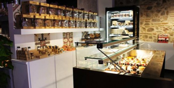 Torreblanca inaugura nueva pastelería